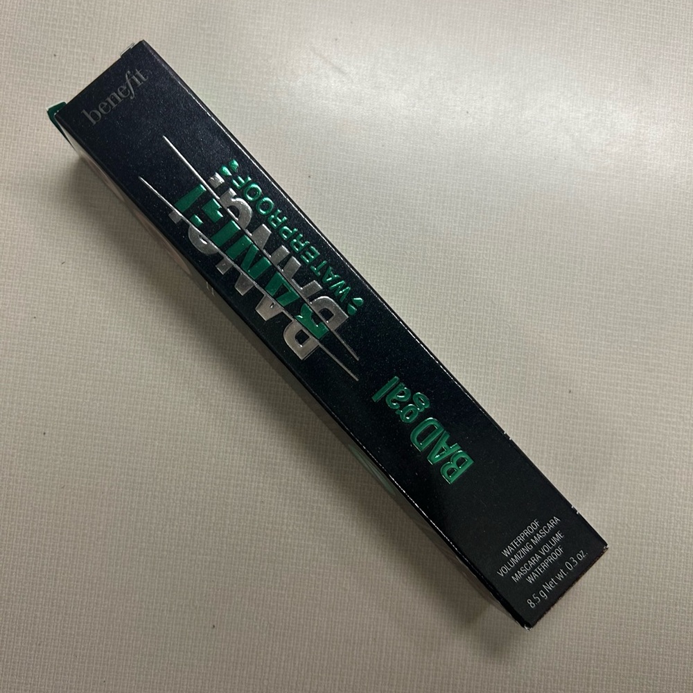 Benefit Mascara - Bad Gal Bang Waterproof in Intense Pitch Black NWT - Picture 2 of 6